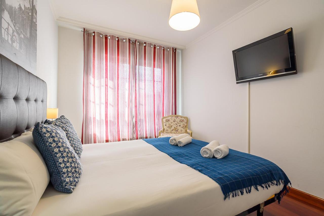 O Faro Apartments Ribadeo Luaran gambar